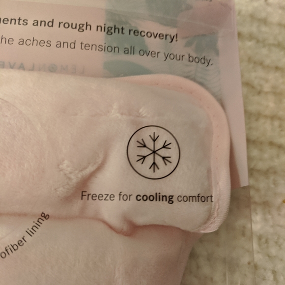 NWT! Soothing Eye Mask - Picture 5 of 9